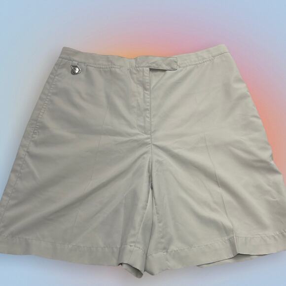 LIZ CLAIBORNE GOLF Women’s 10 Cream / Khaki Shorts - Picture 1 of 4